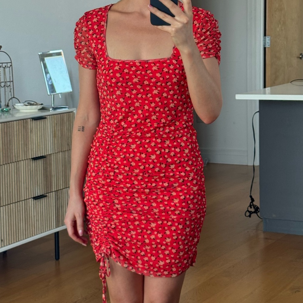 Louna - Red Floral Ruched Dress